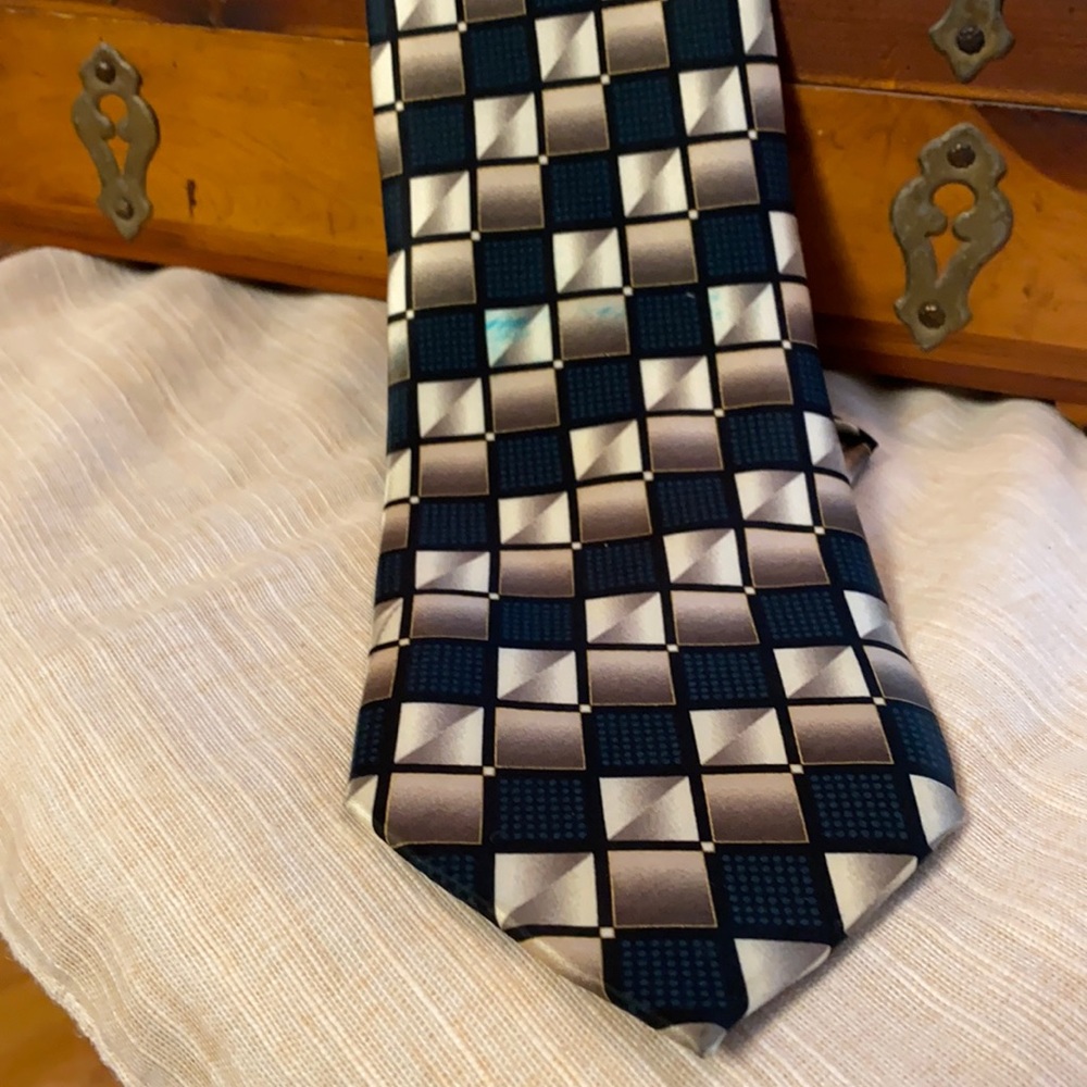 Valerie Garati 100% silk tie